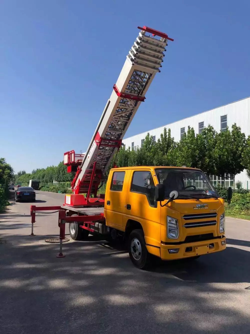 通什镇附近的云梯车出租服务：轻松解决高空作业需求