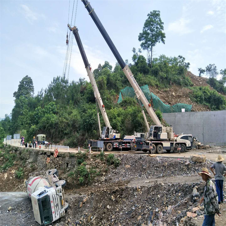 通什镇汽车掉沟里叫吊车救援要多少钱